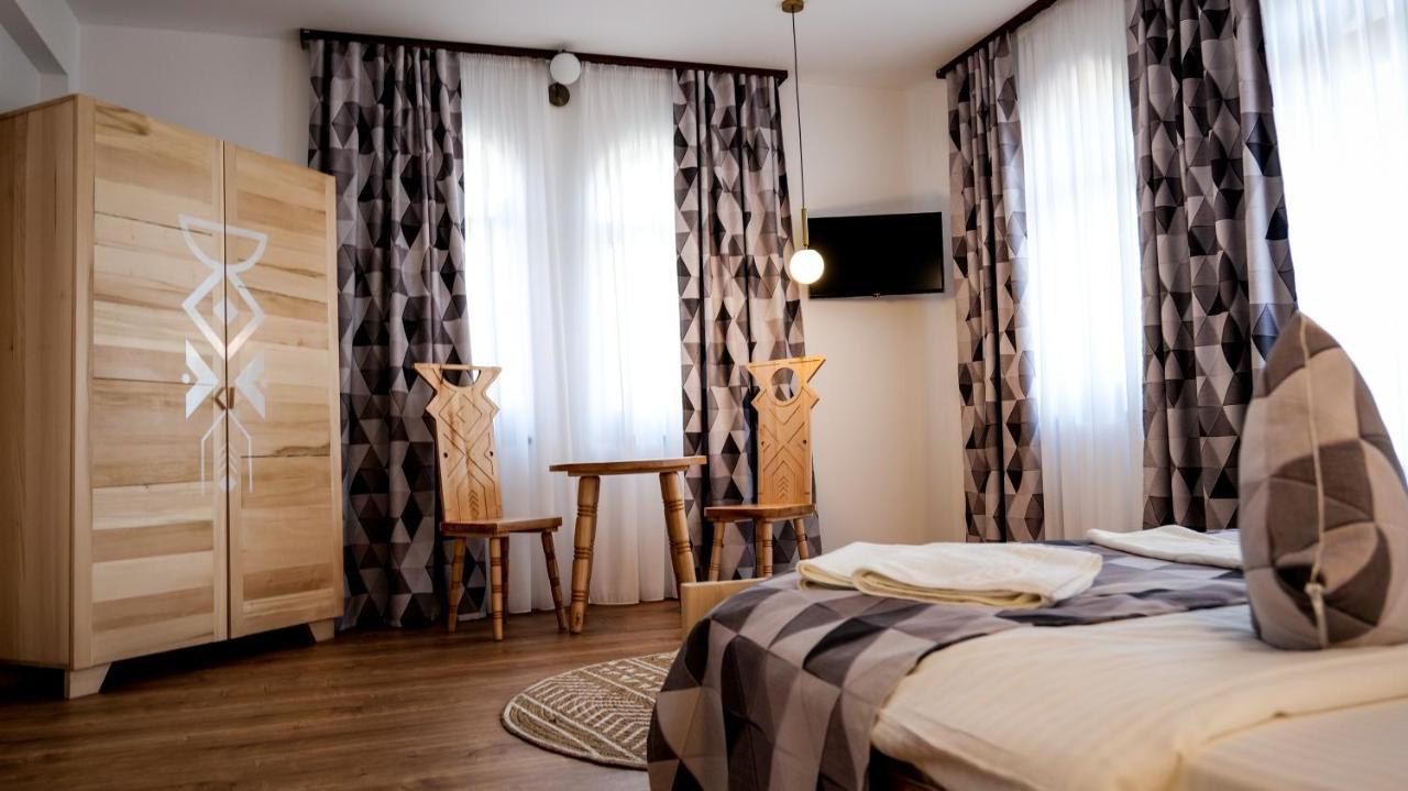 Conacul Olarilor Bed & Breakfast บายาเดเฟียร์ ภายนอก รูปภาพ
