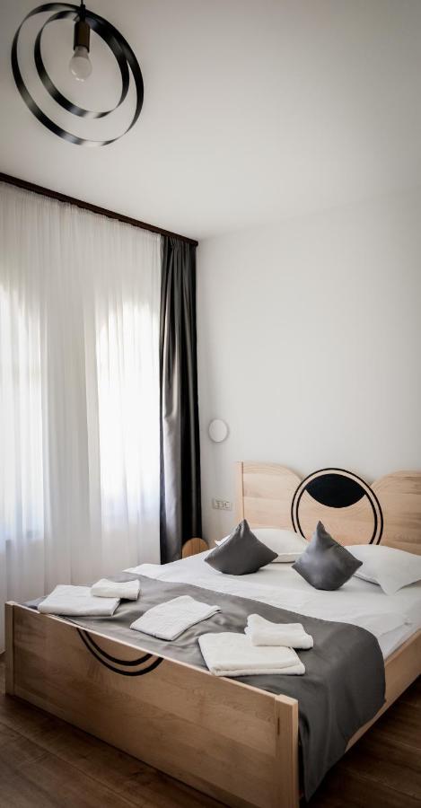 Conacul Olarilor Bed & Breakfast บายาเดเฟียร์ ภายนอก รูปภาพ