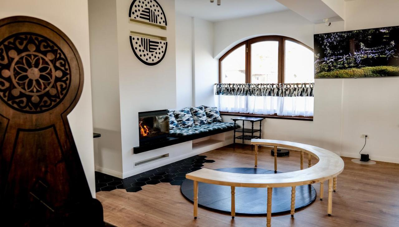 Conacul Olarilor Bed & Breakfast บายาเดเฟียร์ ภายนอก รูปภาพ