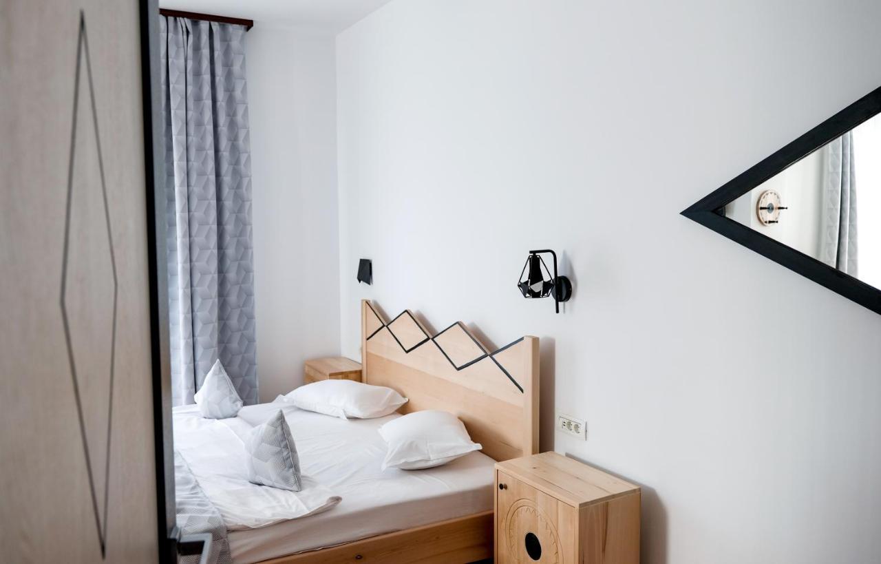 Conacul Olarilor Bed & Breakfast บายาเดเฟียร์ ภายนอก รูปภาพ