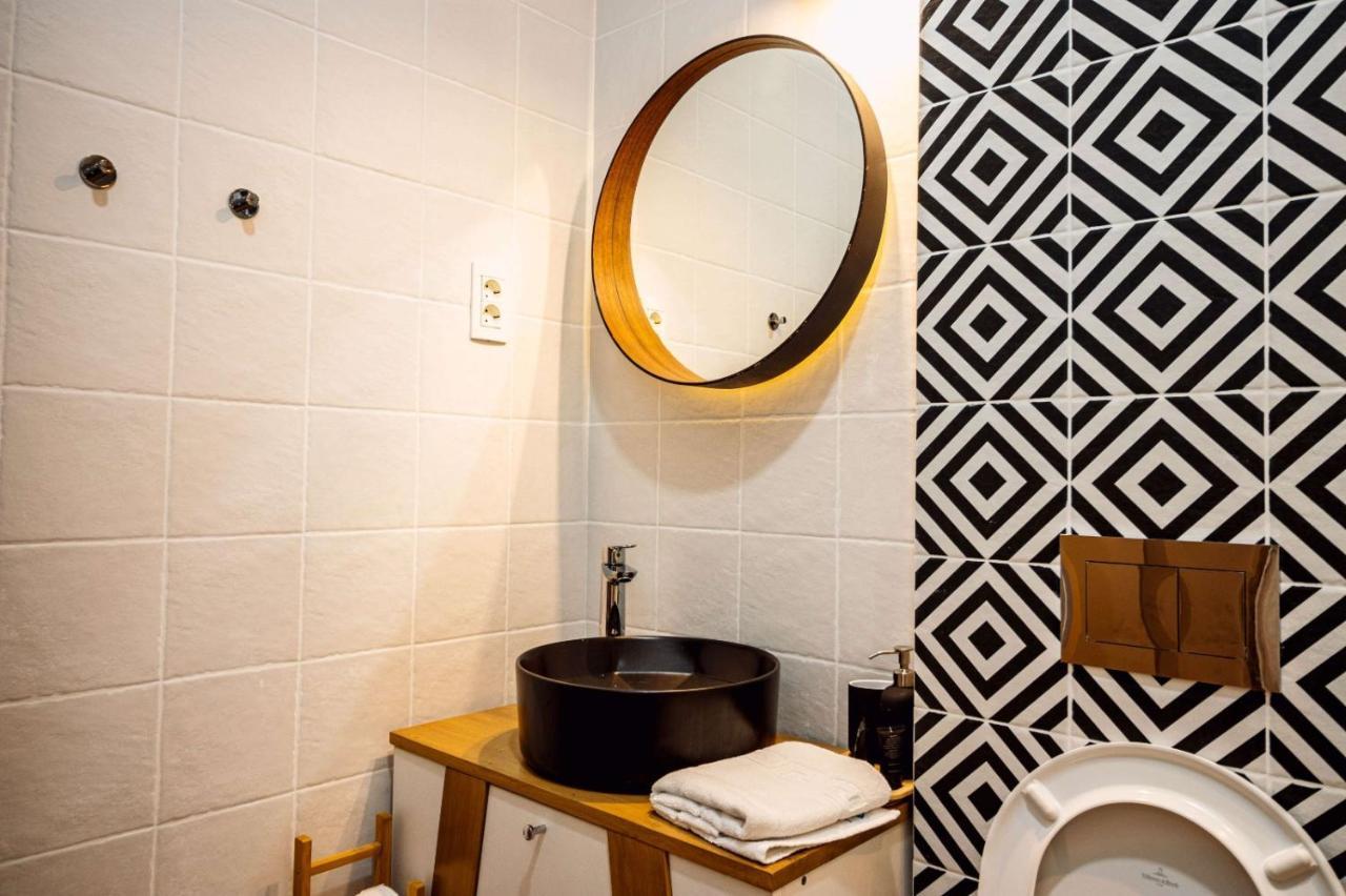Conacul Olarilor Bed & Breakfast บายาเดเฟียร์ ภายนอก รูปภาพ