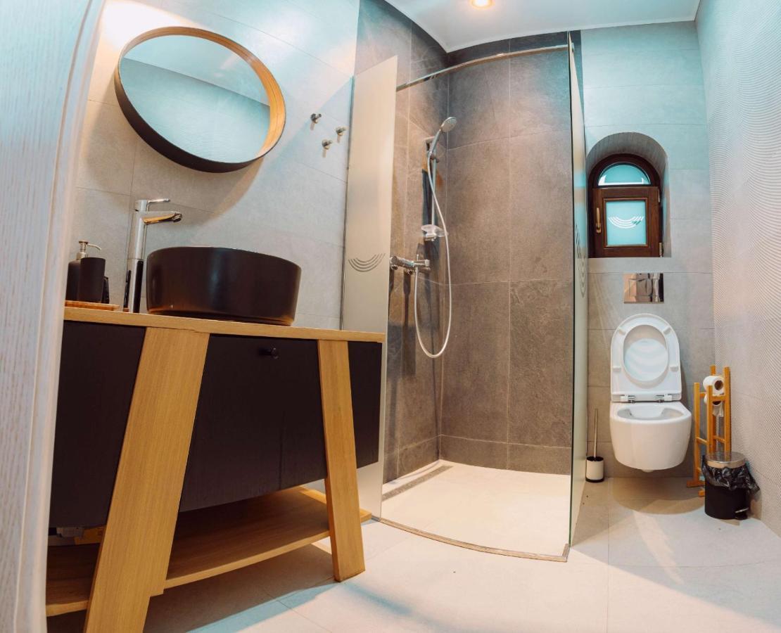 Conacul Olarilor Bed & Breakfast บายาเดเฟียร์ ภายนอก รูปภาพ