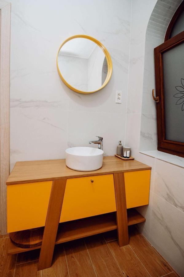 Conacul Olarilor Bed & Breakfast บายาเดเฟียร์ ภายนอก รูปภาพ