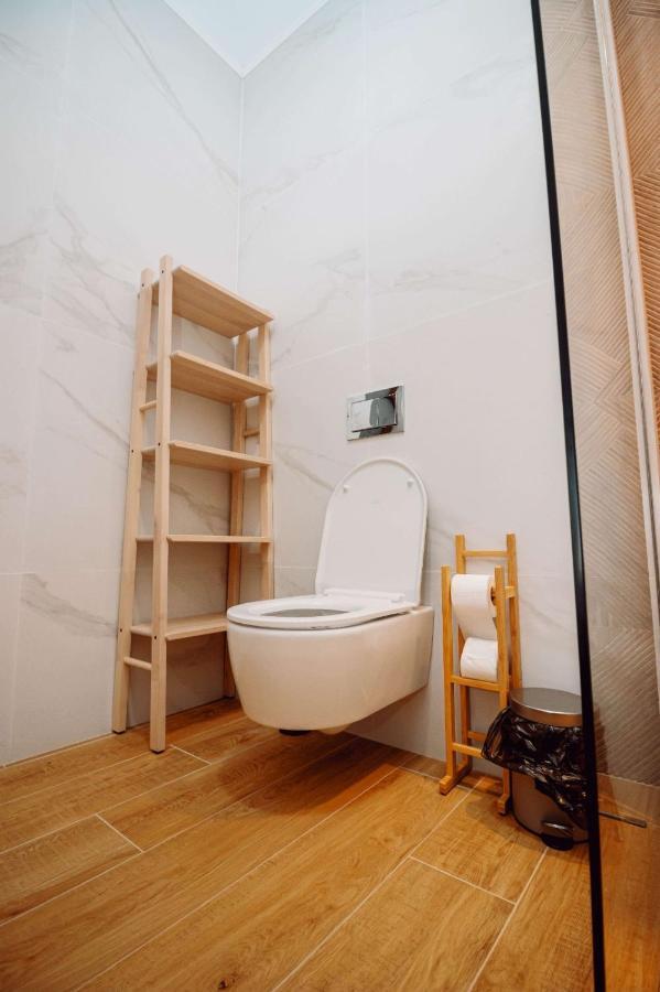 Conacul Olarilor Bed & Breakfast บายาเดเฟียร์ ภายนอก รูปภาพ