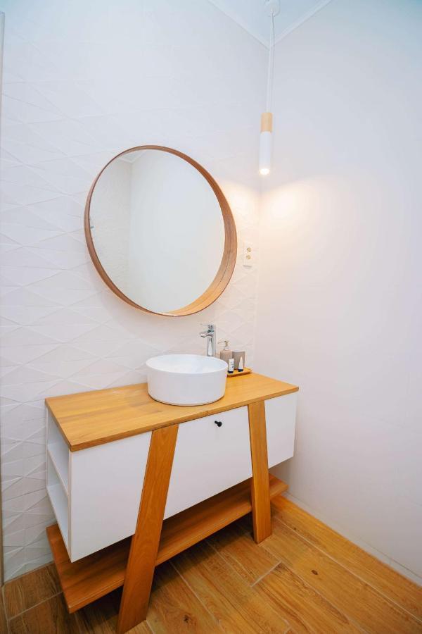 Conacul Olarilor Bed & Breakfast บายาเดเฟียร์ ภายนอก รูปภาพ